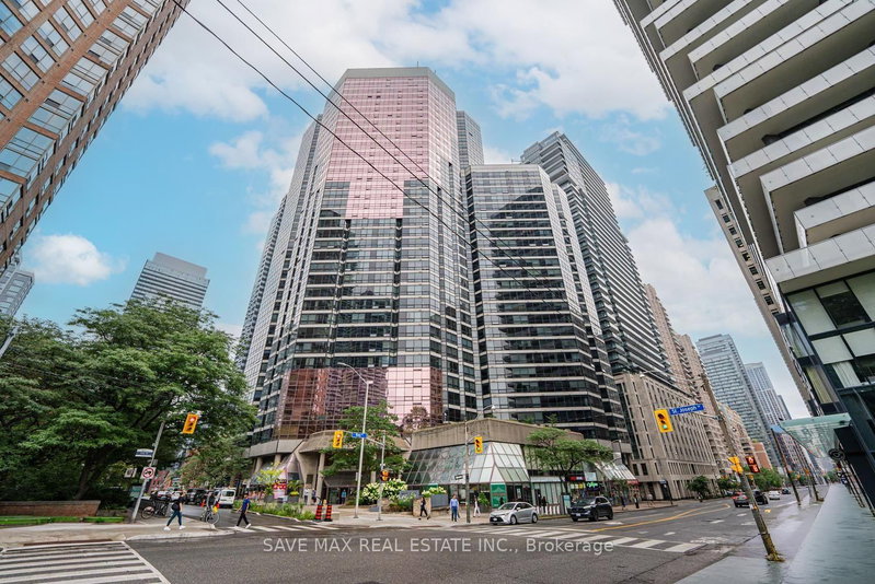 1618 - 1001 Bay Street