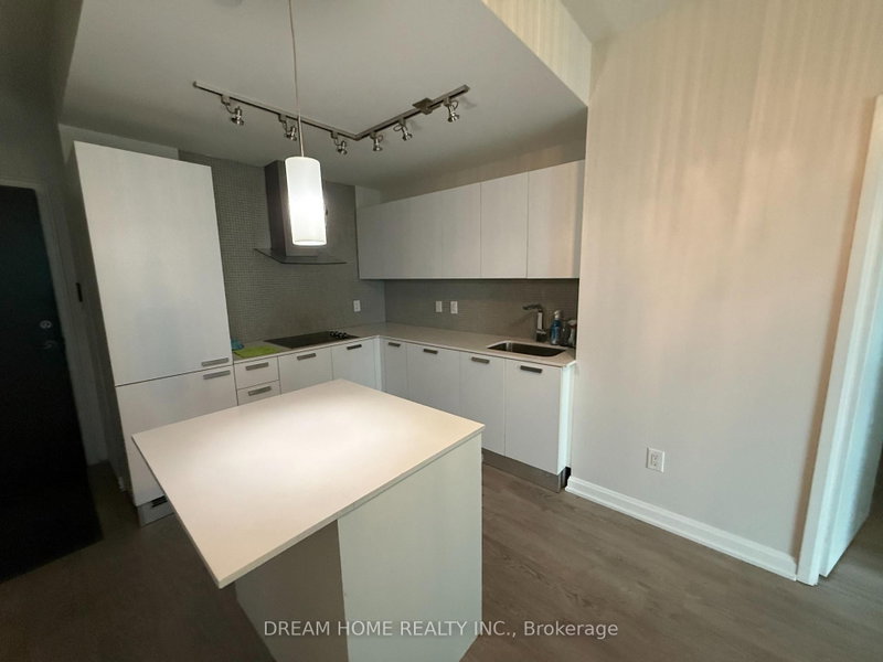 2506 - 9 bogert Avenue