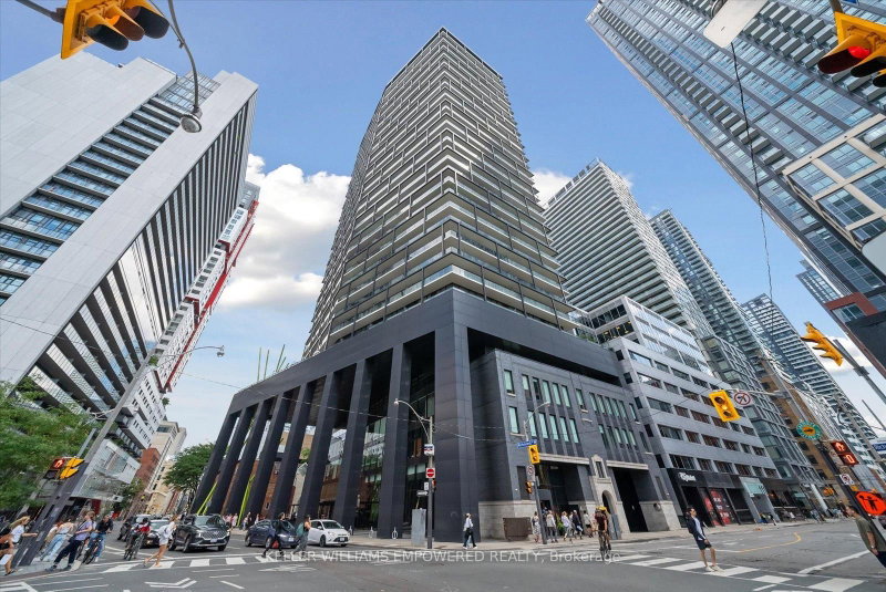 1105 - 125 Peter Street