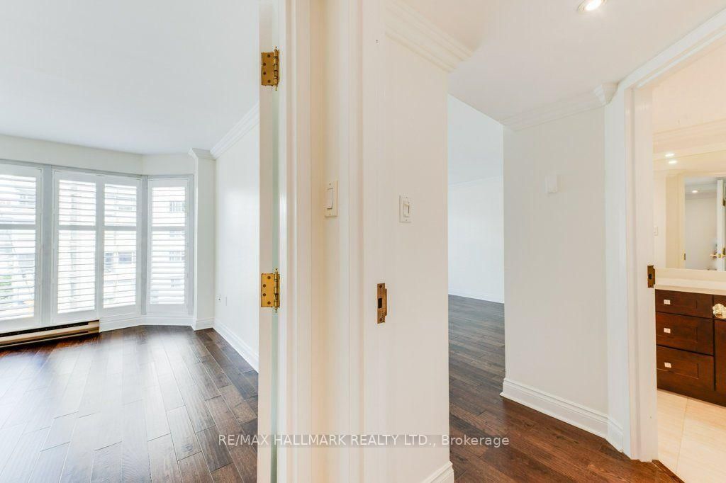 251 Queens Quay W • #404 • Toronto, ON photo 21