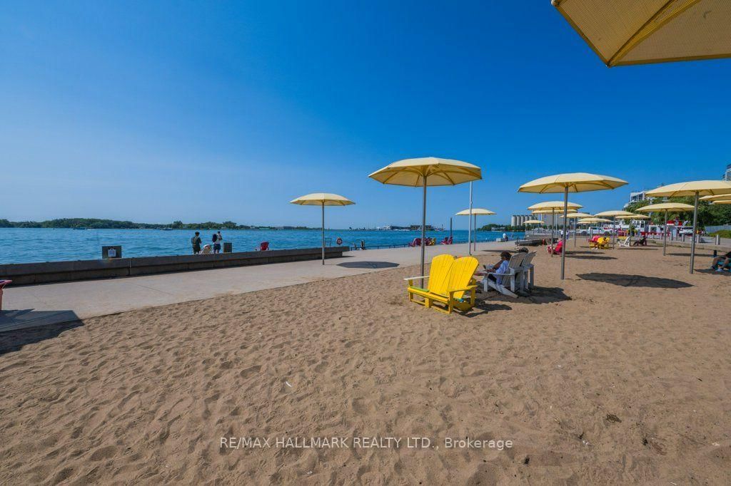 251 Queens Quay W • #404 • Toronto, ON photo 39