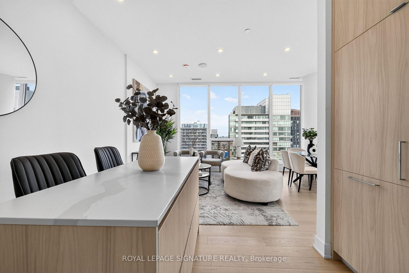 15 Mercer Street • #4005 • Toronto, ON photo 8