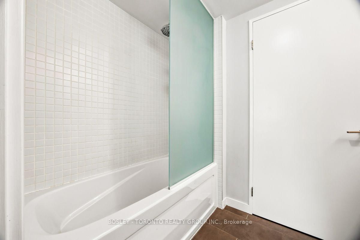 1005 King Street W • #338 • Toronto, ON photo 20