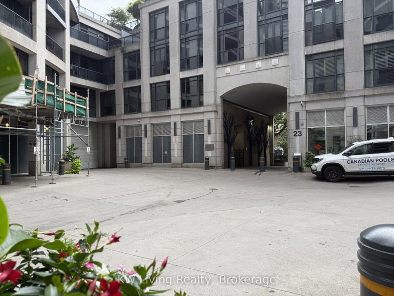 2105 - 25 Carlton Street