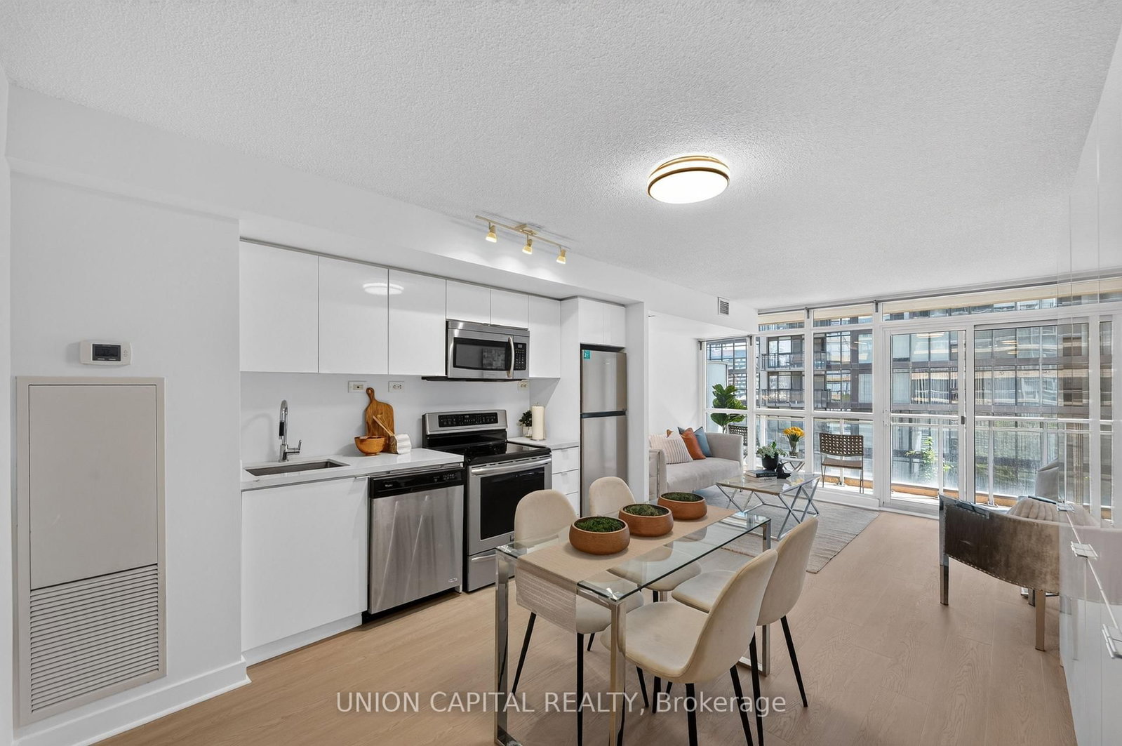 10 Capreol Court • #551 • Toronto, ON photo 10