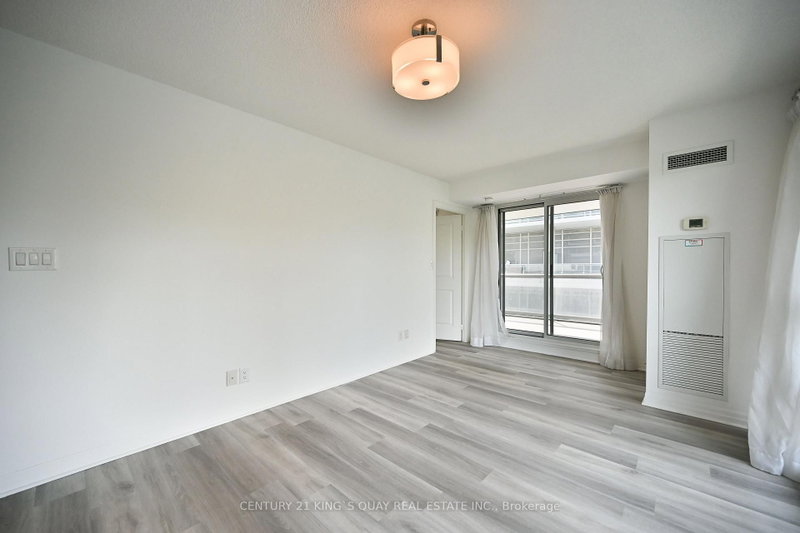 218 - 2035 Sheppard Avenue E