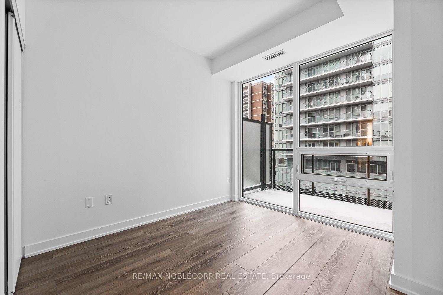 117 Broadway Avenue • #817 • Toronto, ON photo 14