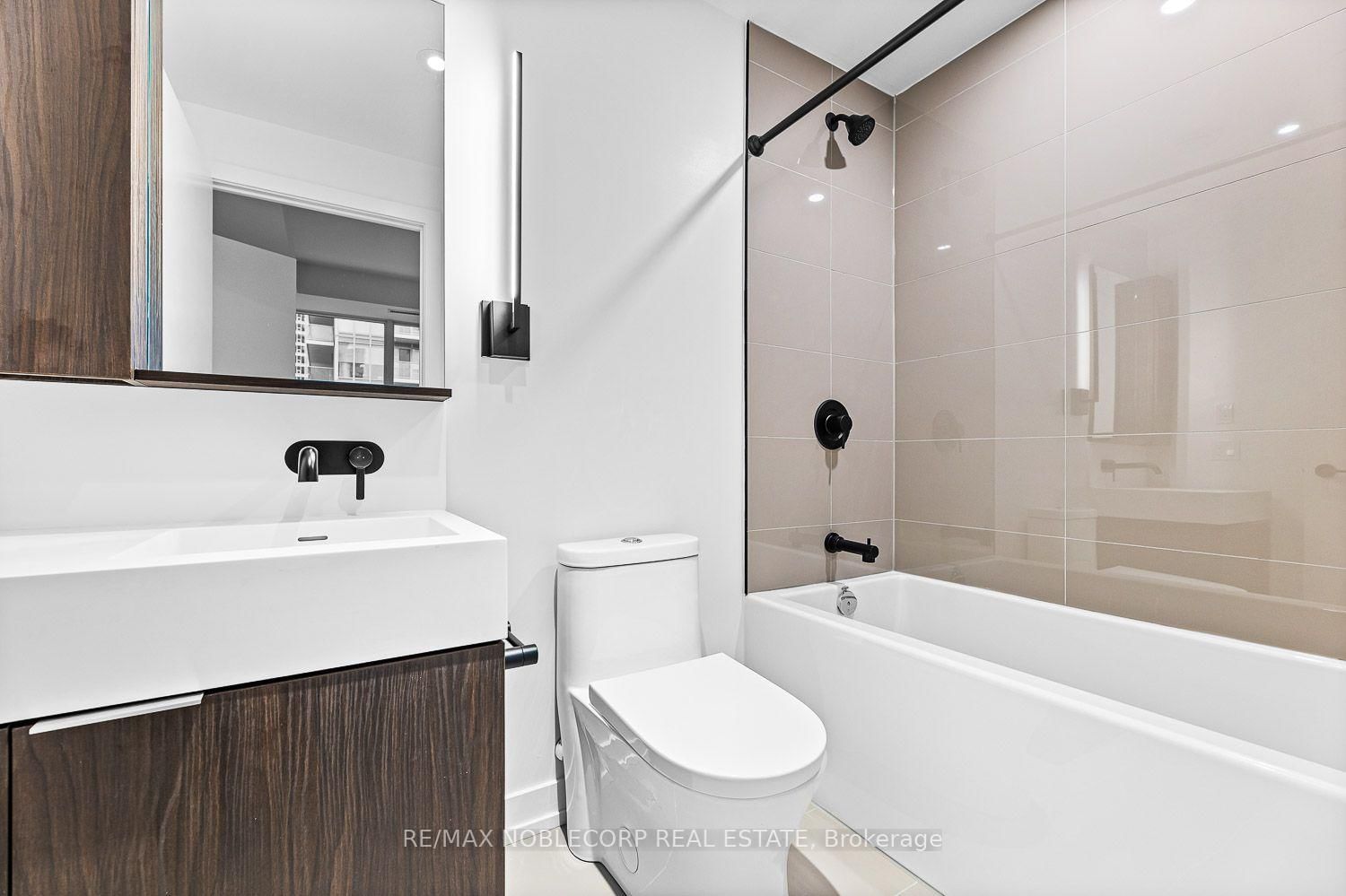 117 Broadway Avenue • #817 • Toronto, ON photo 16