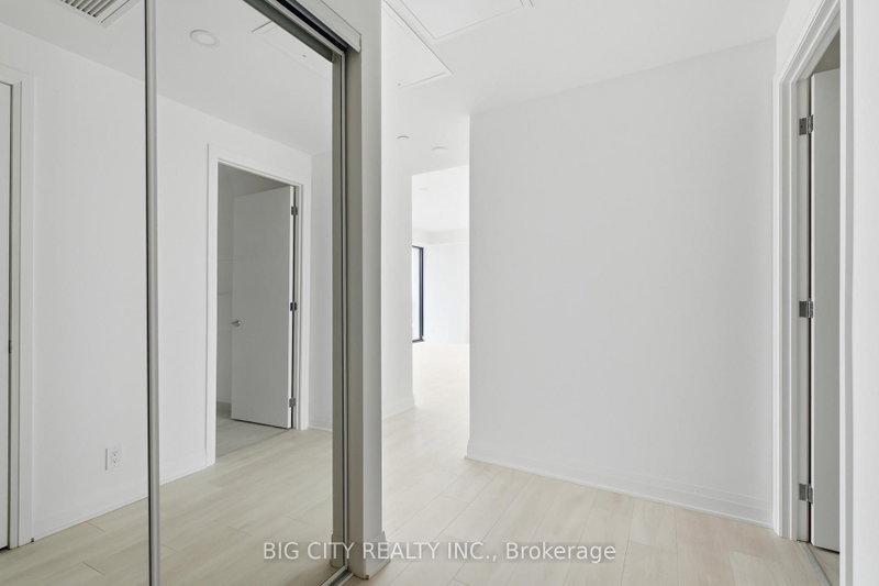 1002 - 25 Frederick Todd Way