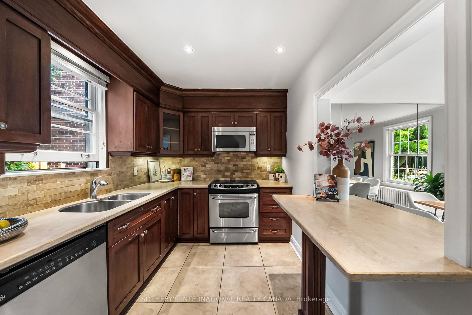29 Highbourne Avenue • Toronto, ON photo 11
