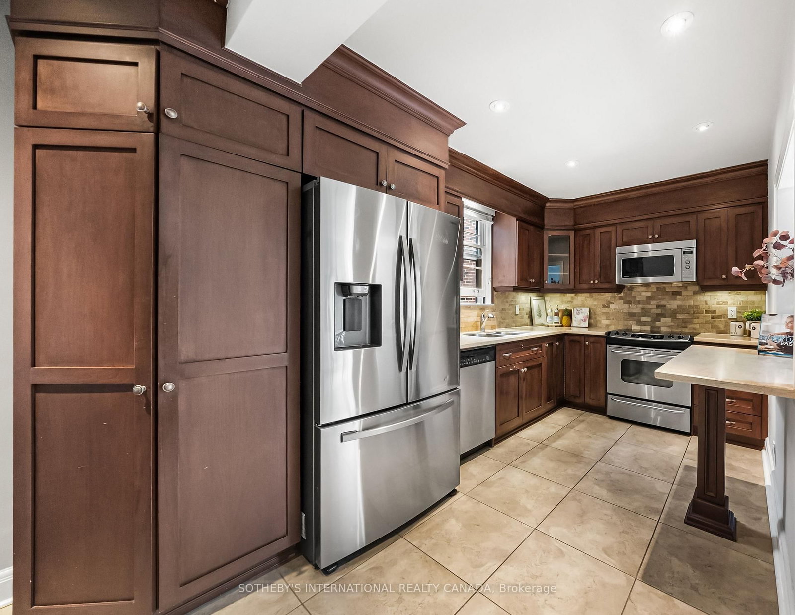 29 Highbourne Avenue • Toronto, ON photo 15