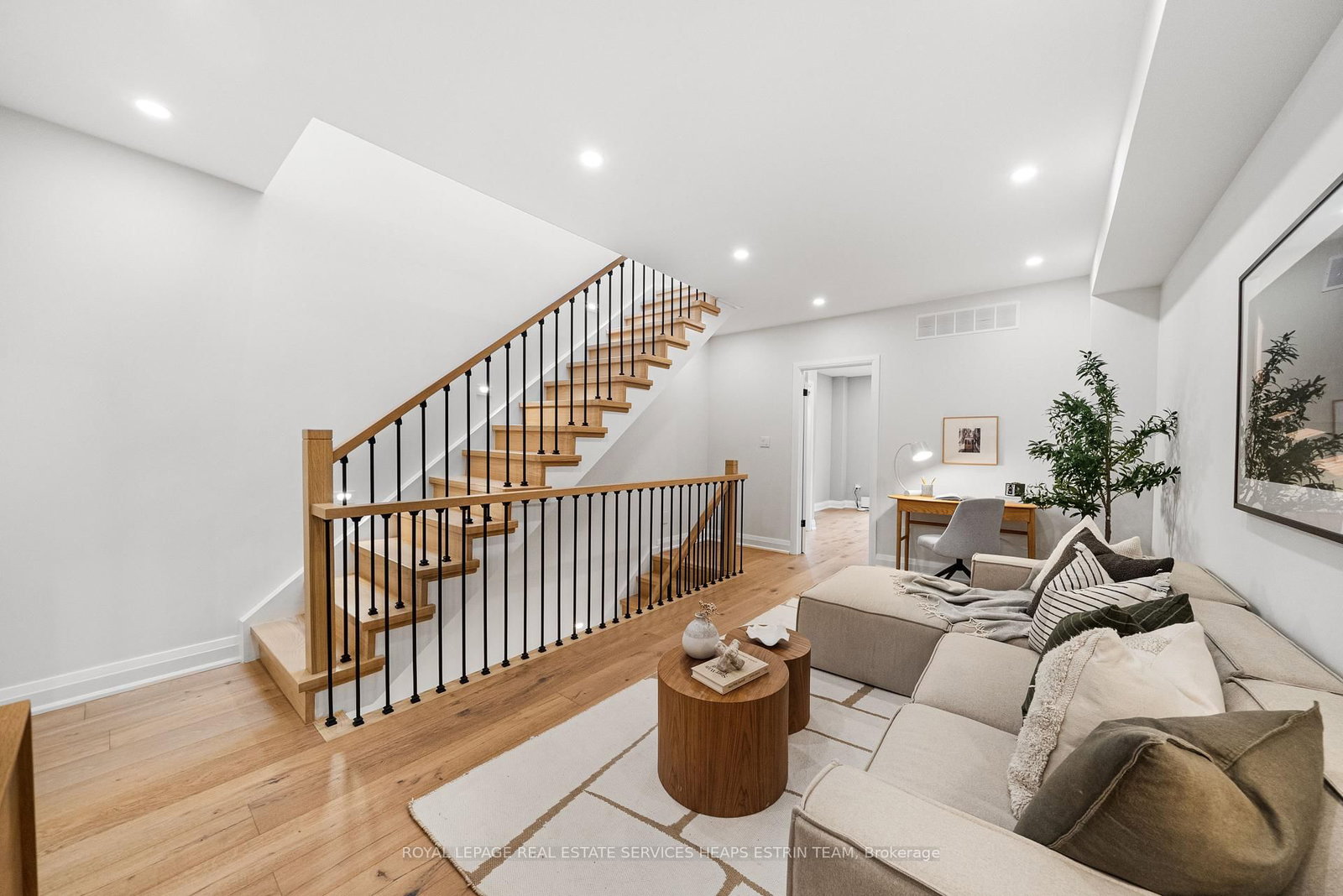 247A Lippincott Street • Toronto, ON photo 13