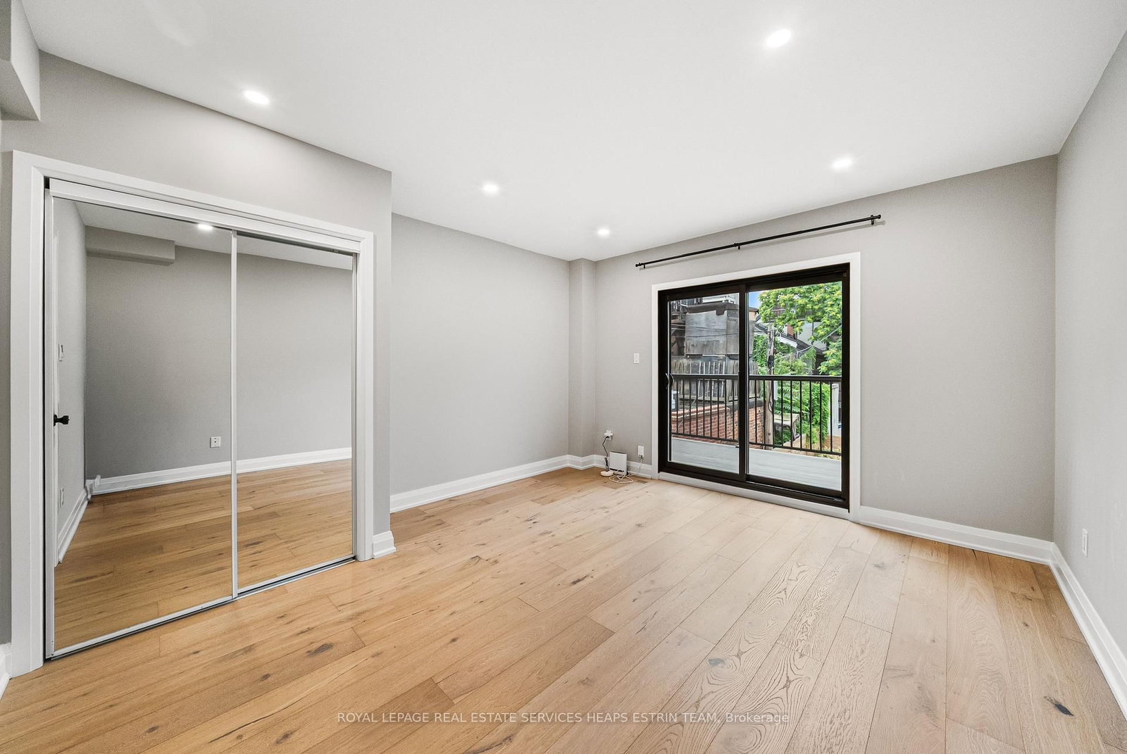 247A Lippincott Street • Toronto, ON photo 15