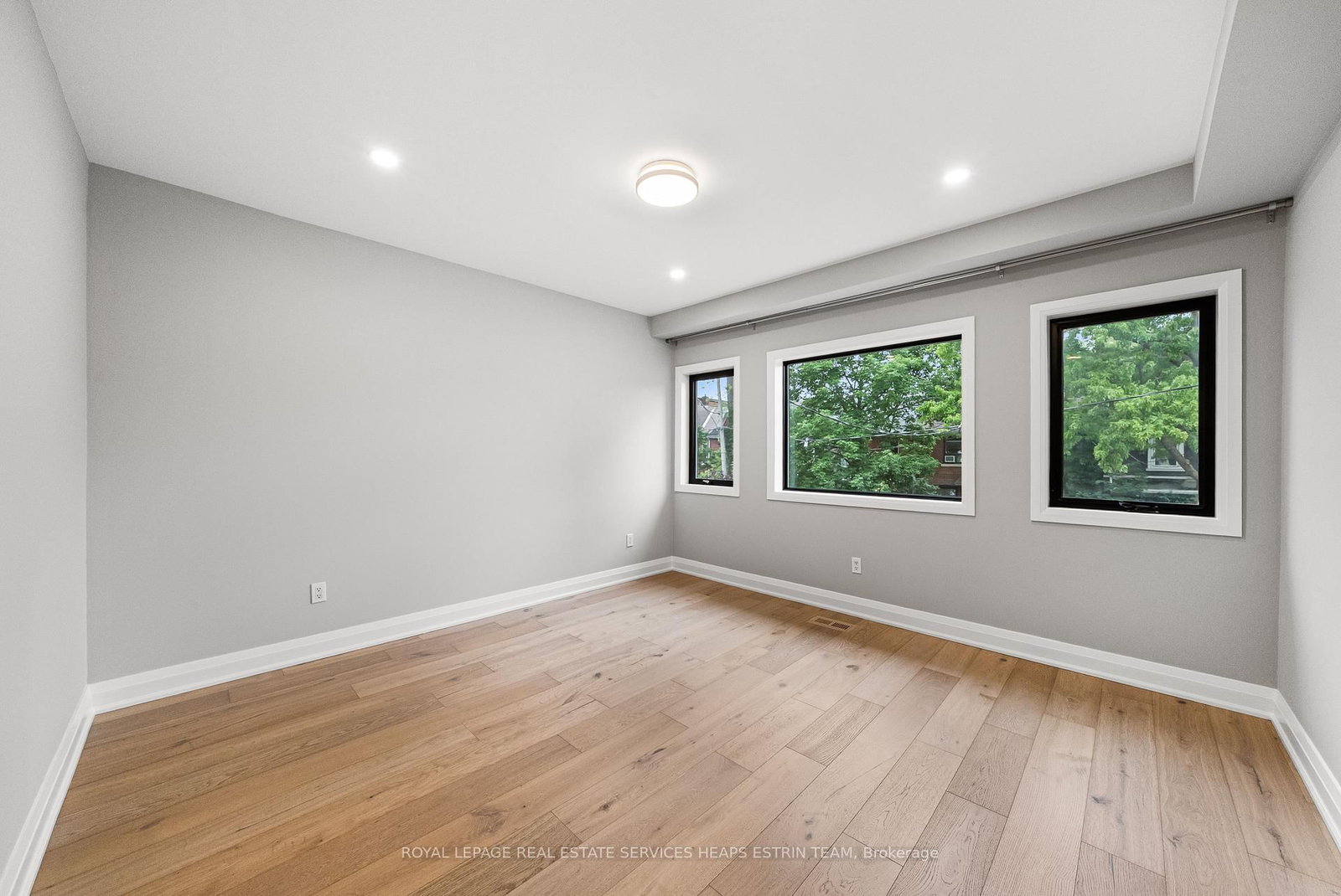 247A Lippincott Street • Toronto, ON photo 18