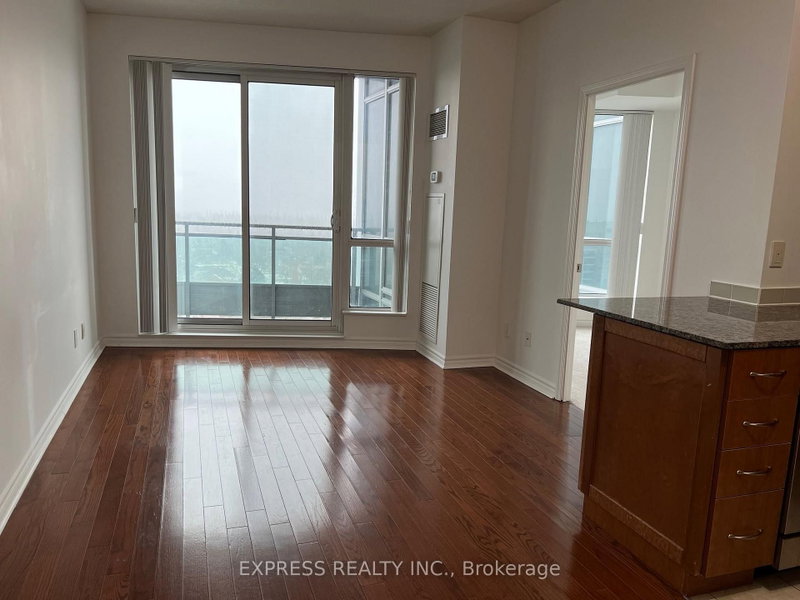 1402 - 18 Holmes Avenue