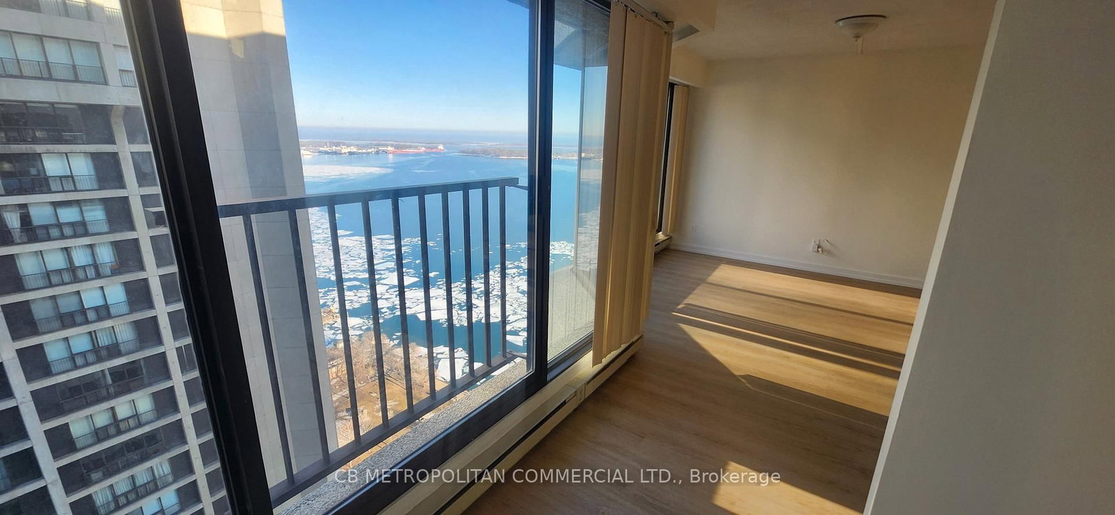 65 Harbour Square • #3305 • Toronto, ON photo 13