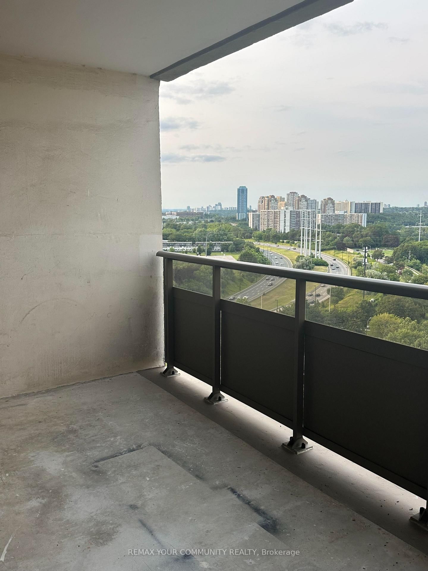 15 Vicora Linkway • #1711 • Toronto, ON photo 41