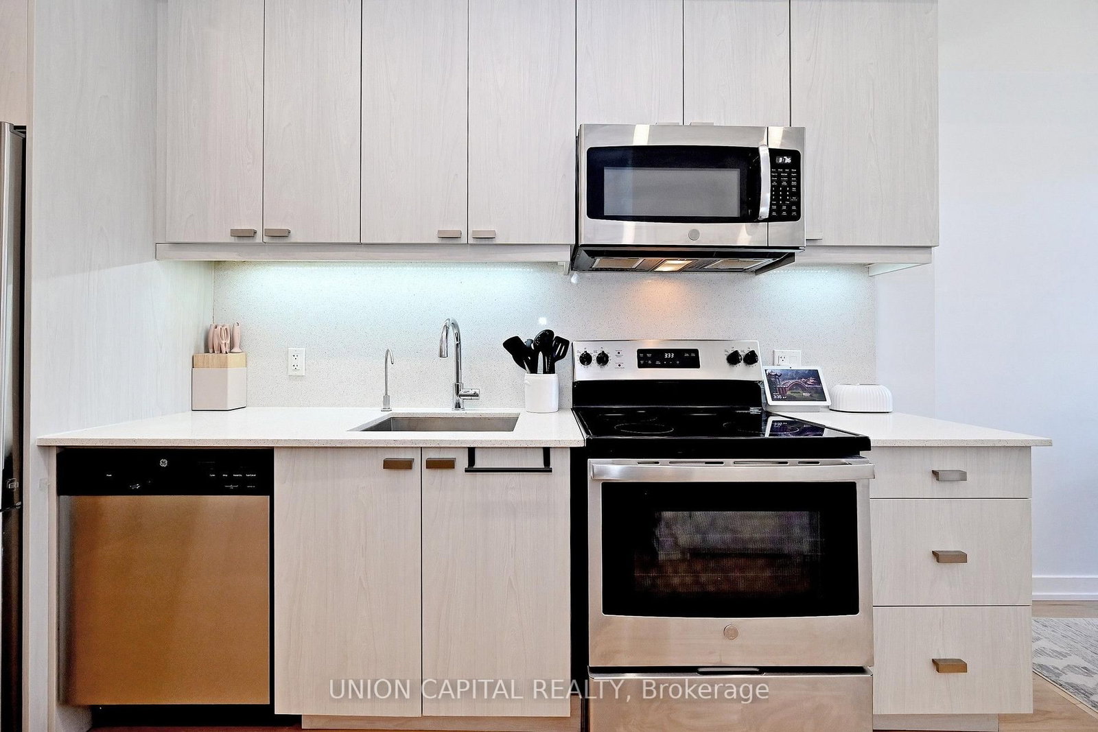 57 Finch Avenue W • #39 • Toronto, ON photo 11