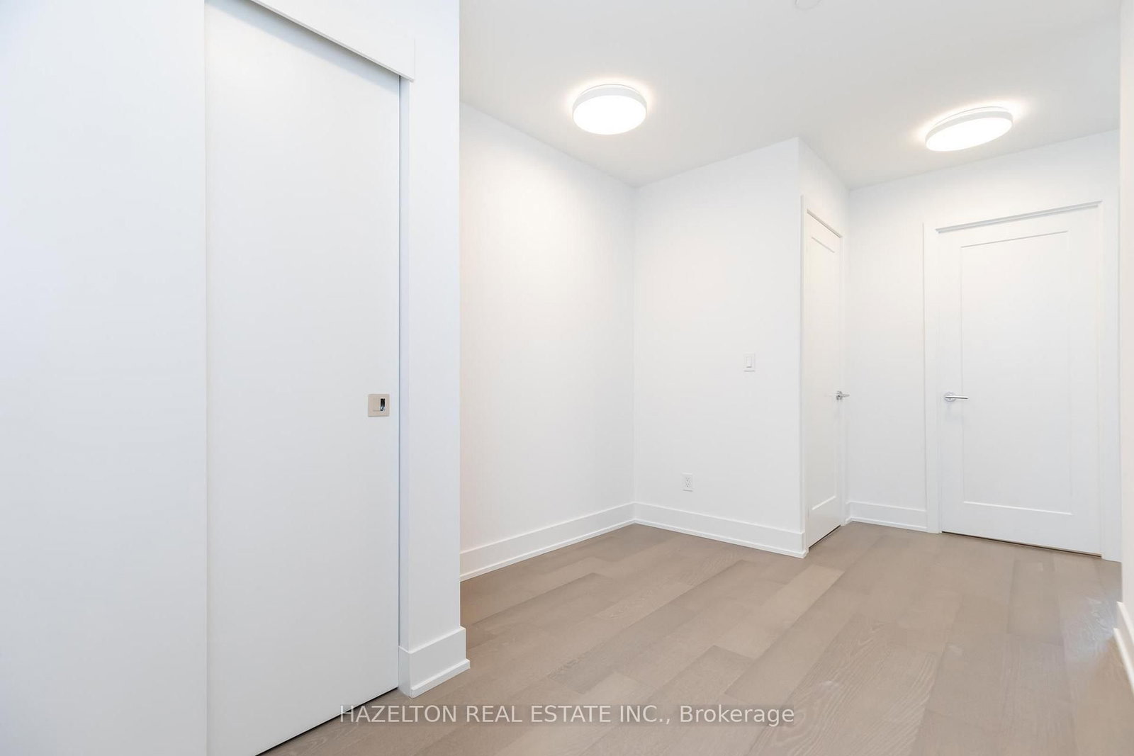 8 Manor Road W, Unit 904 - Photo 21