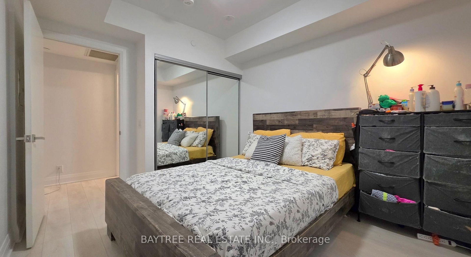 Condo for lease at 402-33 Frederick Todd Way, Toronto, Ontario, M4G 0C9 - Thorncliffe Park - MLS: C13658564