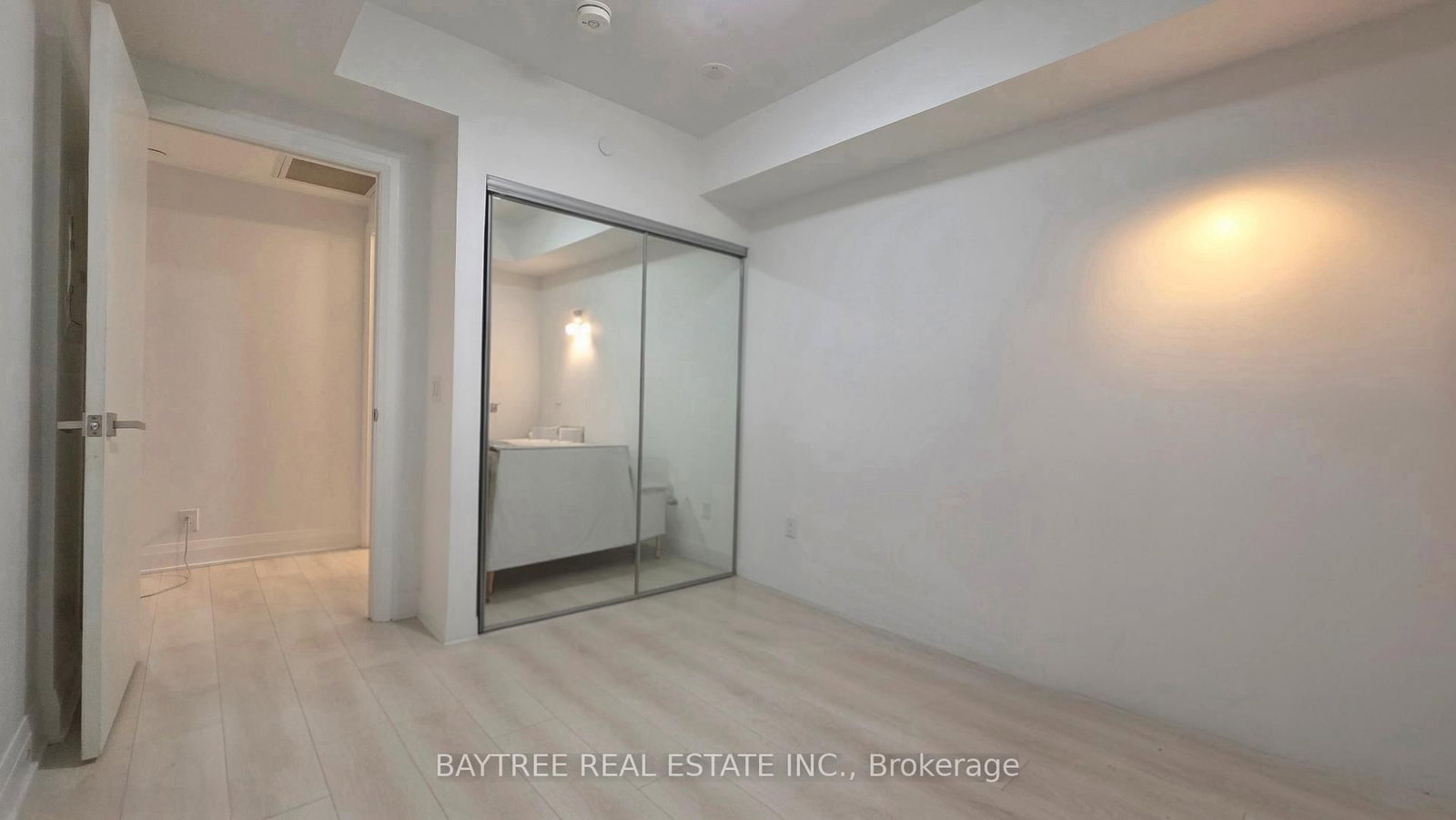 Condo for lease at 402-33 Frederick Todd Way, Toronto, Ontario, M4G 0C9 - Thorncliffe Park - MLS: C13658564