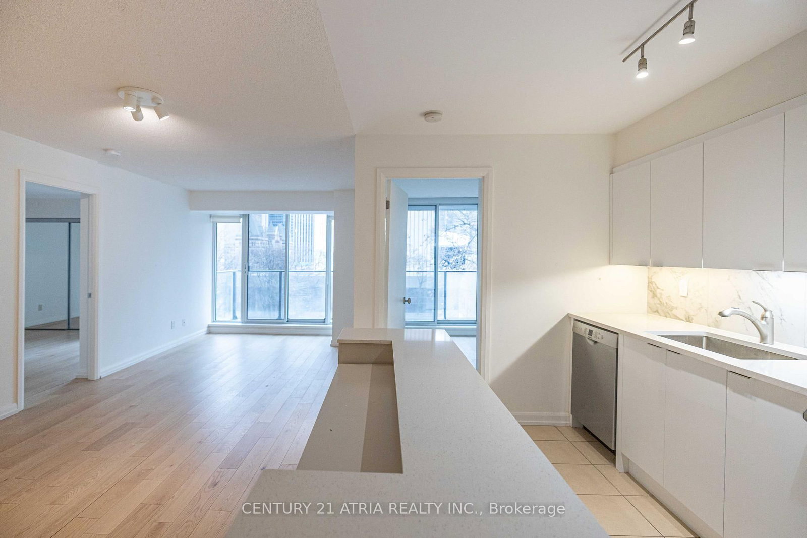 111 Elizabeth Street • #606 • Toronto, ON photo 19
