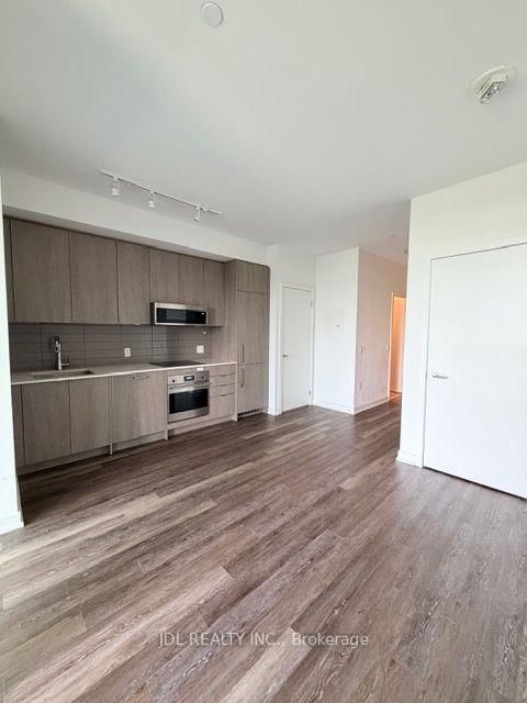 705 - 250 Lawrence Avenue W