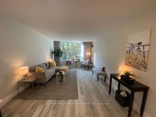 327 - 95 Prince Arthur Avenue