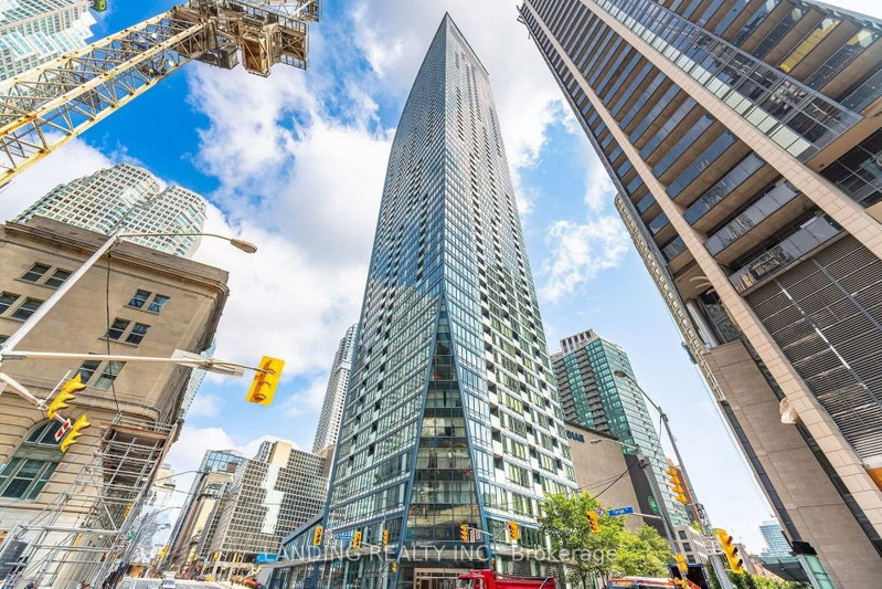 3304 - 8 The Esplanade Avenue