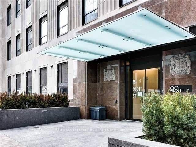 604 - 88 Scott Street