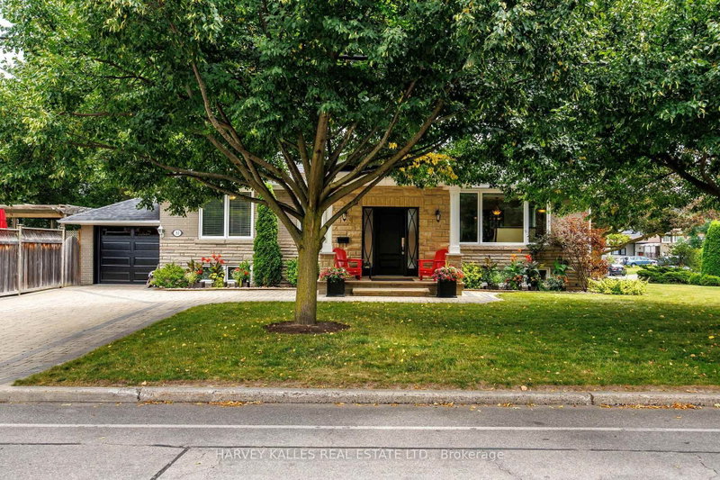32 Acton Avenue