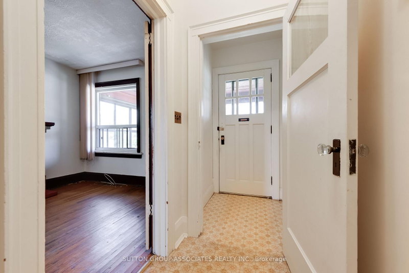 155 Earlsdale Avenue