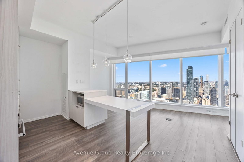 5713 - 197 Yonge Street