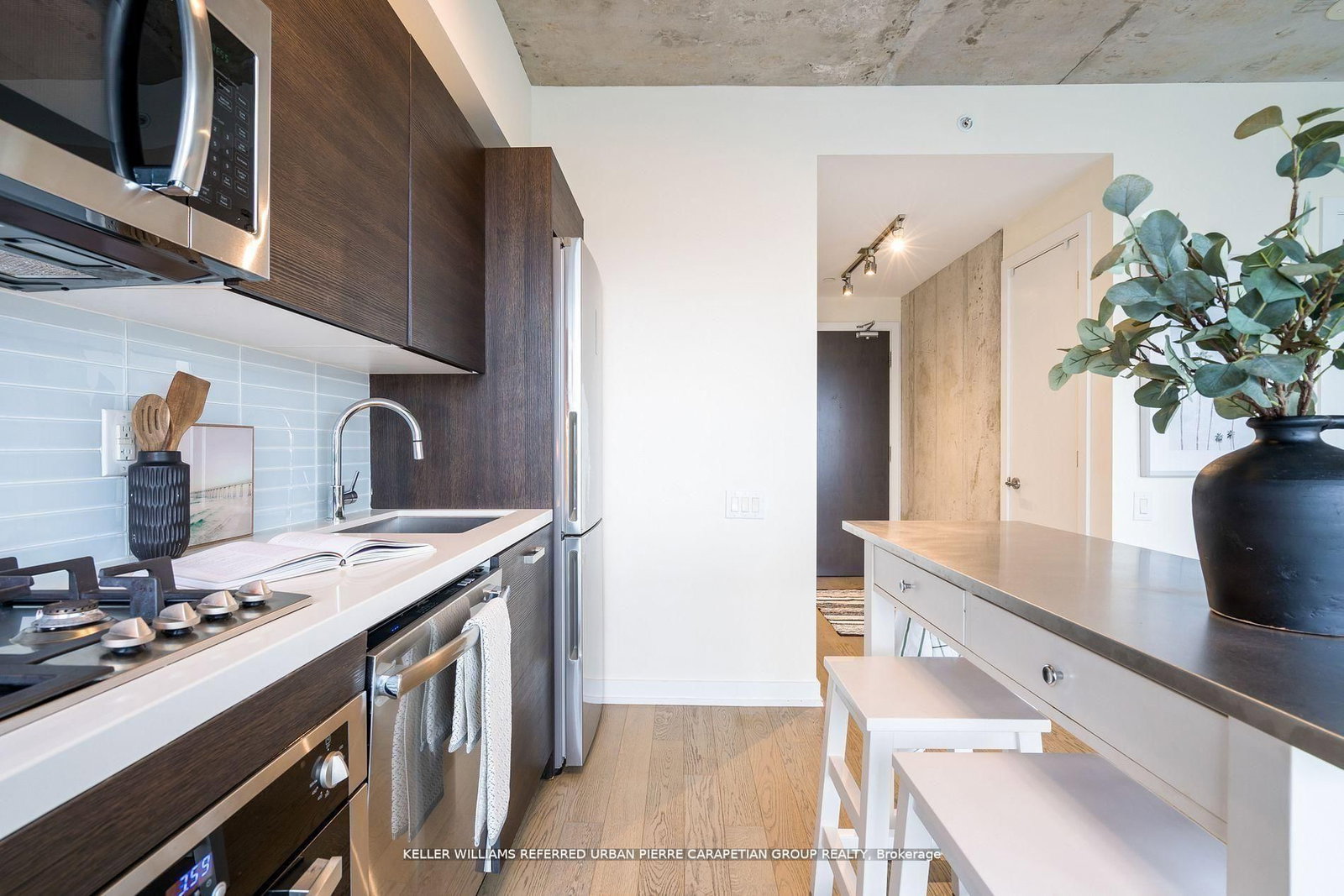 11 Charlotte Street • #2004 • Toronto, ON photo 17