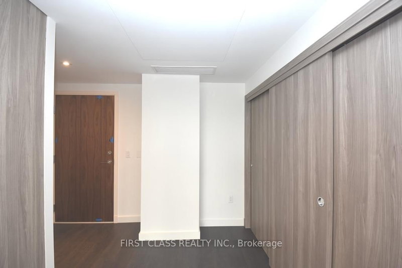 1707 - 25 Mcmahon Drive