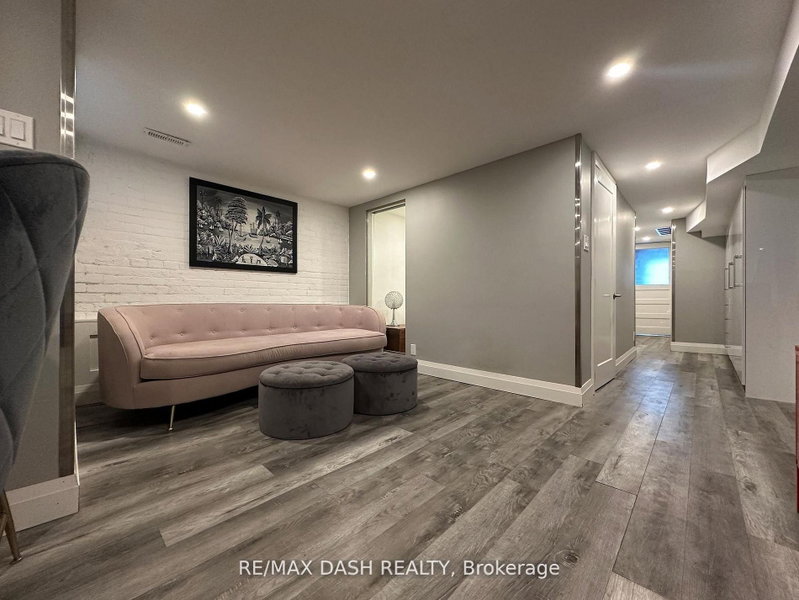 BSMT - 725 Palmerston Avenue W