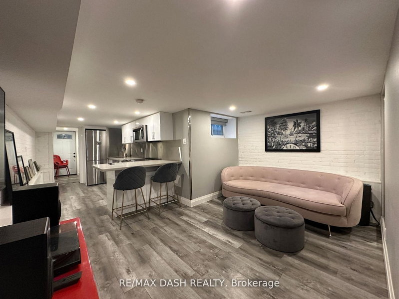 BSMT - 725 Palmerston Avenue W