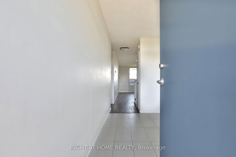 302 - 35 Sunny Glenway
