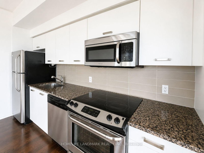 4308 - 832 Bay Street