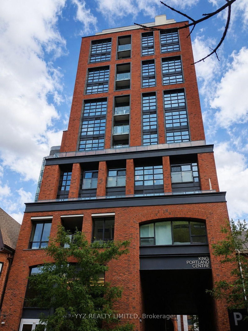 1207 - 501 Adelaide Street W