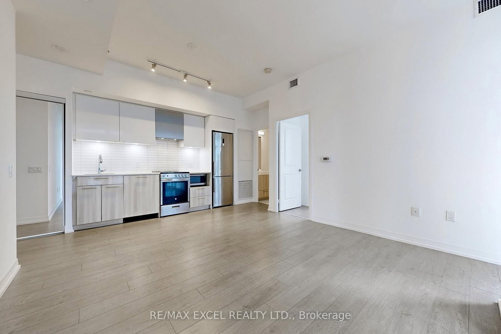 251 Jarvis Street • #4203 • Toronto, ON photo 8