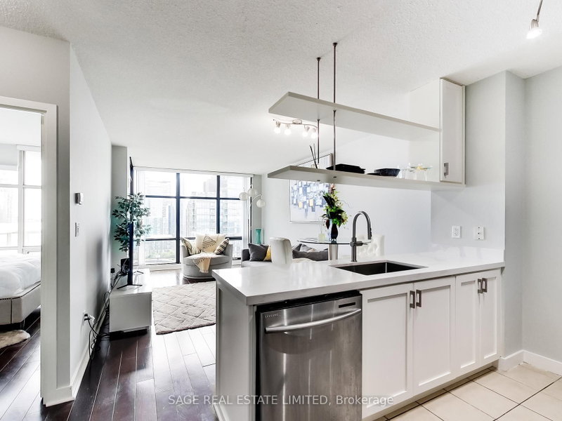 3707 - 35 Mariner Terrace