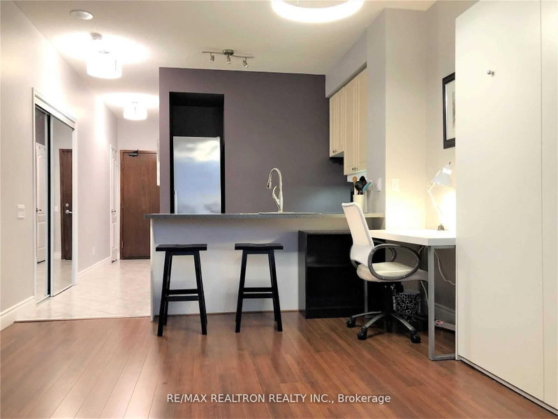508 - 555 Yonge Street