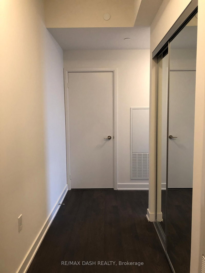 1504W - 27 Bathurst Street