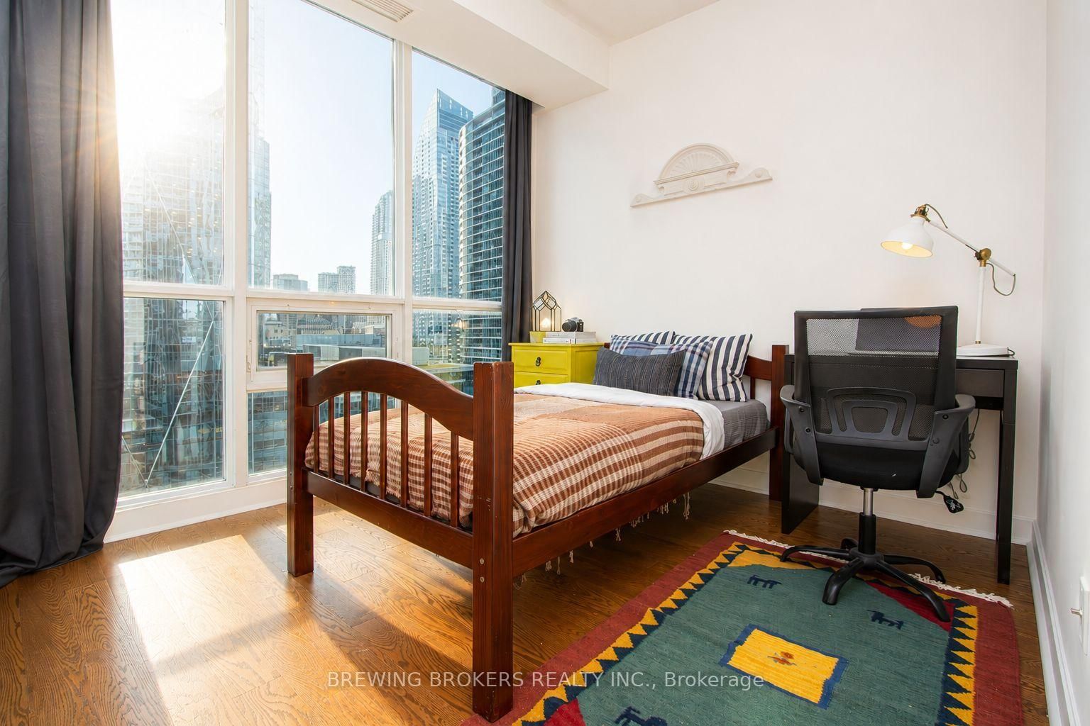 18 Harbour Street • #1702 • Toronto, ON photo 32
