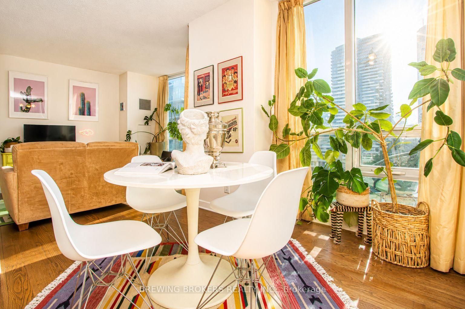 18 Harbour Street • #1702 • Toronto, ON photo 33