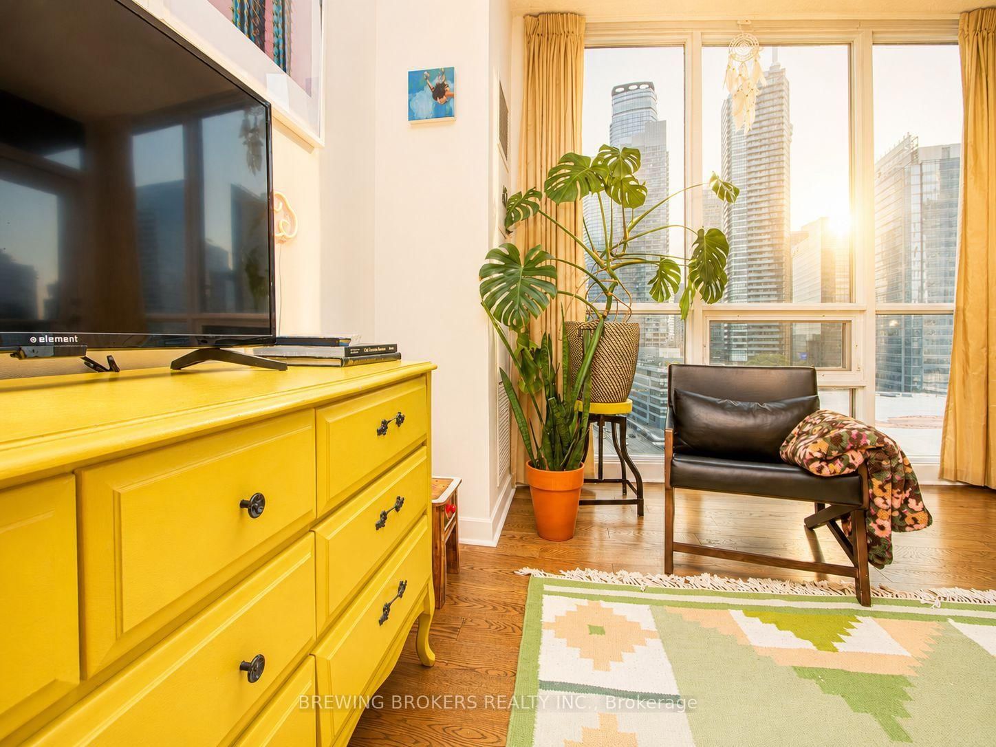 18 Harbour Street • #1702 • Toronto, ON photo 36