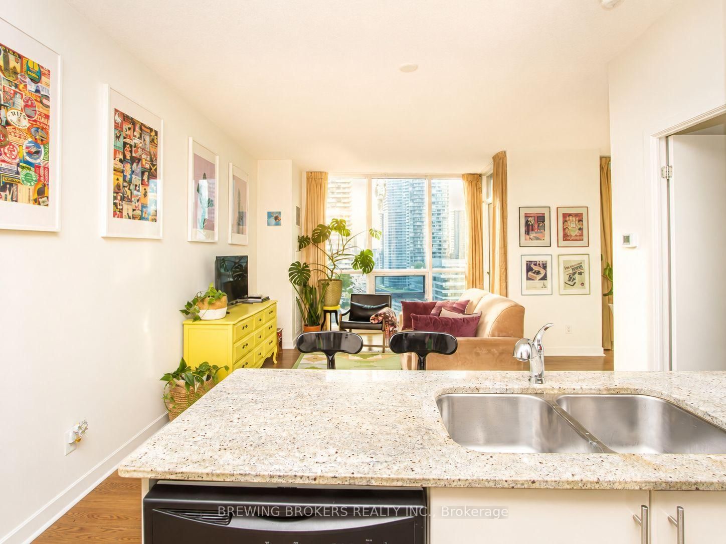18 Harbour Street • #1702 • Toronto, ON photo 39