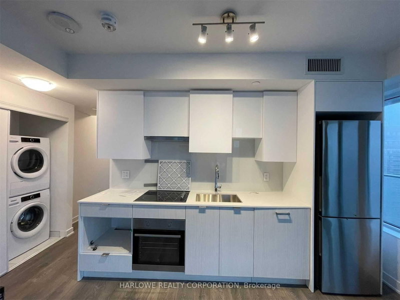 1204 NT - 99 Broadway Avenue