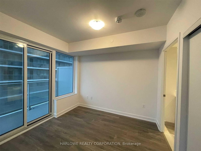 1204 NT - 99 Broadway Avenue